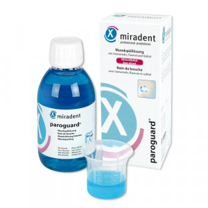 Produktbild von MIRADENT Mundsp&uuml;ll&ouml;sung paroguard CHX 0,20%